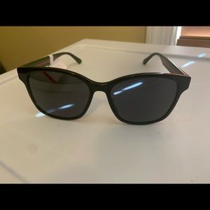 Gucci Shades (BRAND NEW)